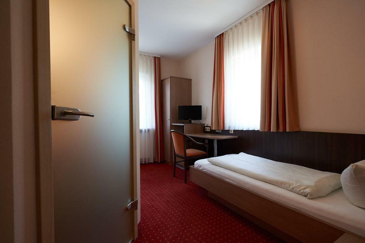 Hotel Gasthof Koenig Karl Фройденштадт Экстерьер фото